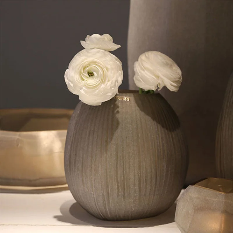 Guaxs | Smoke Grey Nagaa Vase