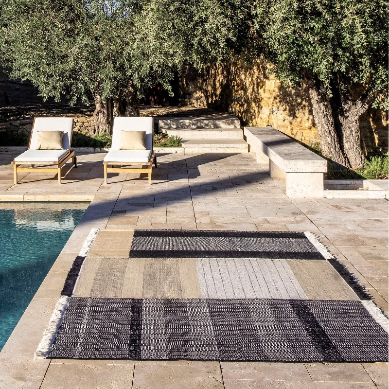 Tres Outdoor Rug