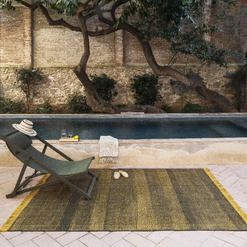 Tres Texture Outdoor Rug