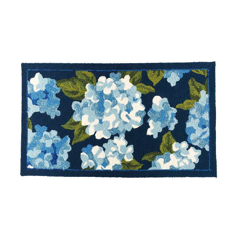 Hydrangea Indoor/Outdoor Rug, 24" x 42"