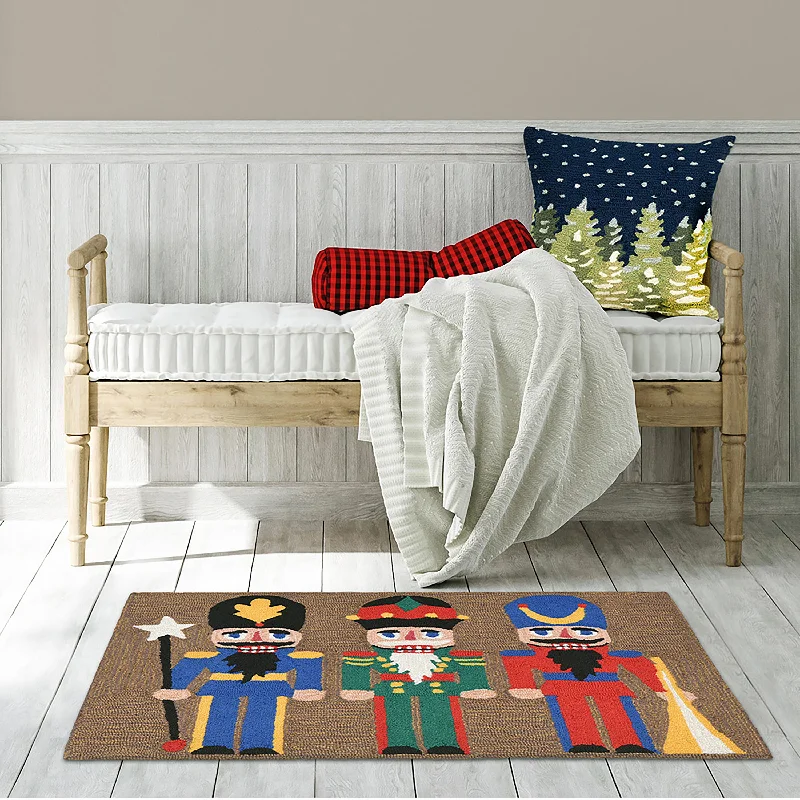 Indoor/Outdoor Hand-Hooked Nutcracker Trio Accent Rug, 24" x 36"