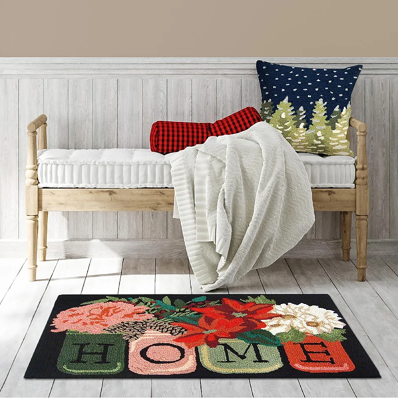 Indoor/Outdoor Hand-Hooked Holiday Bouquet Accent Rug, 24" x 36"