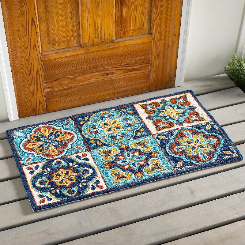 Indoor/Outdoor Tile-Inspired Hooked Polypropylene Accent Rug